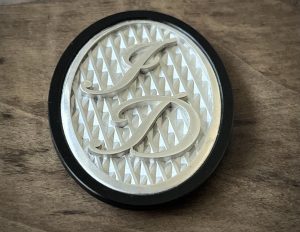 Pistolengriffkäppchen Monogramm