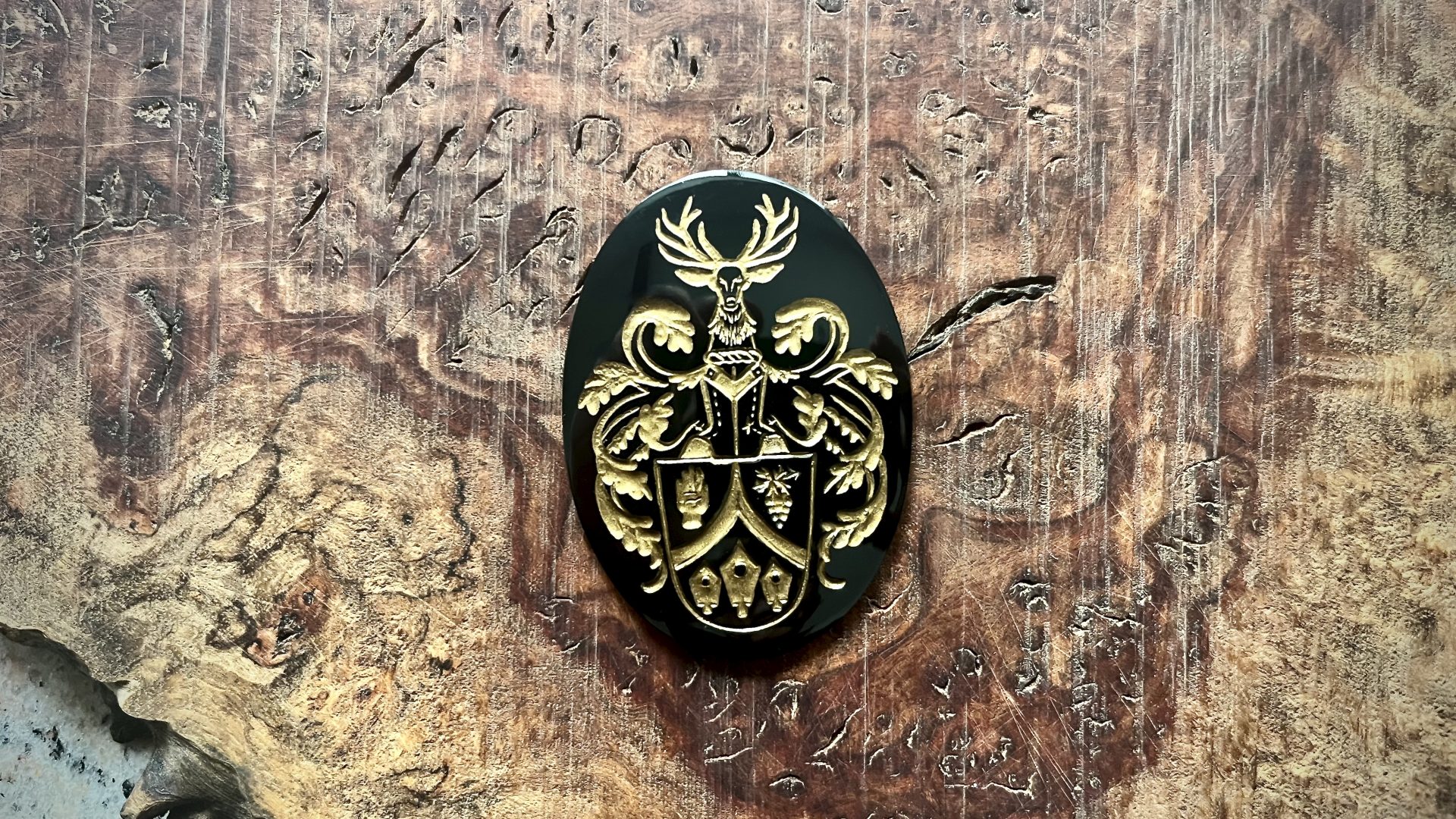 Pistolengriffkäppchen – Familienwappen